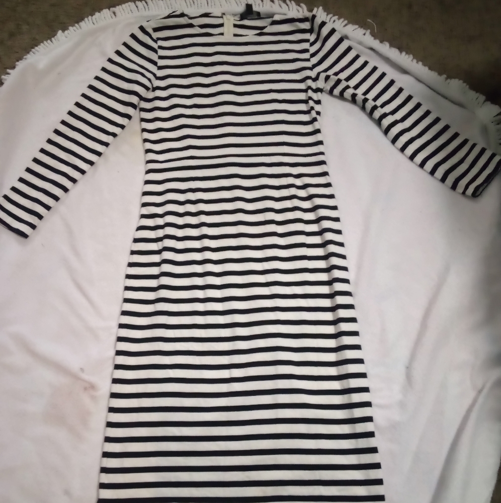 J. CREW black and white striped dress. Size 6